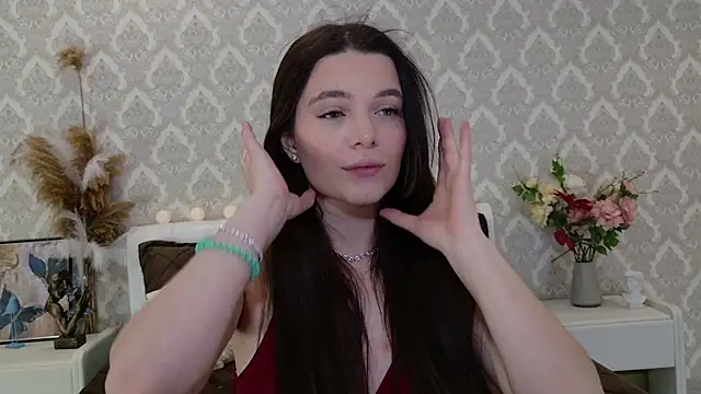 Nellie Medina online show from 02.10.25