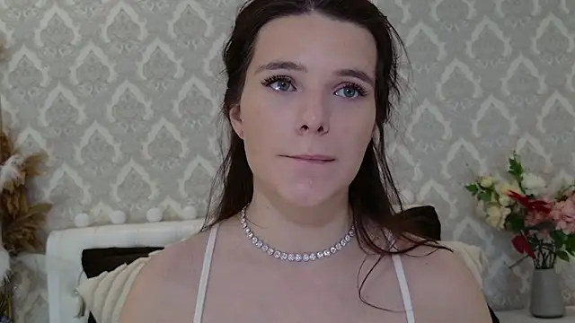 Nellie Medina online show from 03.12.25