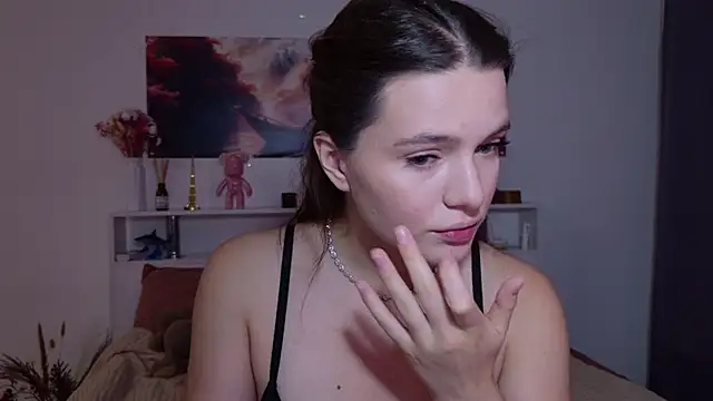 Nellie Medina online show from 10.12.25