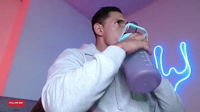 Joylopez fit online show from 02.22.25