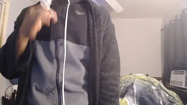 Snapshot of dominatingblacklove chatting on 02.14.25 dominatingblacklove online show from 02.14.25