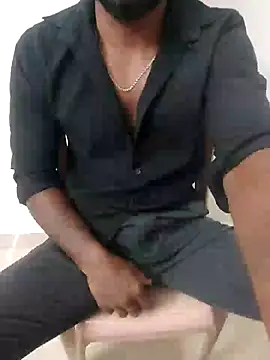 Snapshot of hot_boy_dic chatting on 01.02.25 hot boy dic online show from 01.02.25