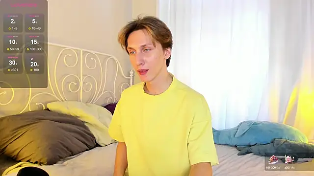 Snapshot of Adrian_Di chatting on 01.05.25 Adrian Di online show from 01.05.25