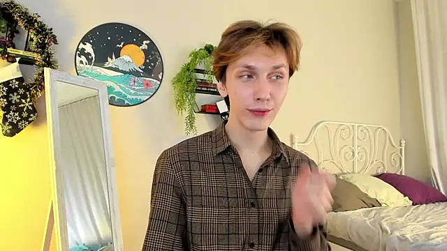 Snapshot of Adrian_Di chatting on 01.08.25 Adrian Di online show from 01.08.25