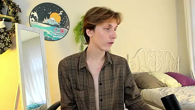 Snapshot of Adrian_Di chatting on 01.08.25 Adrian Di online show from 01.08.25