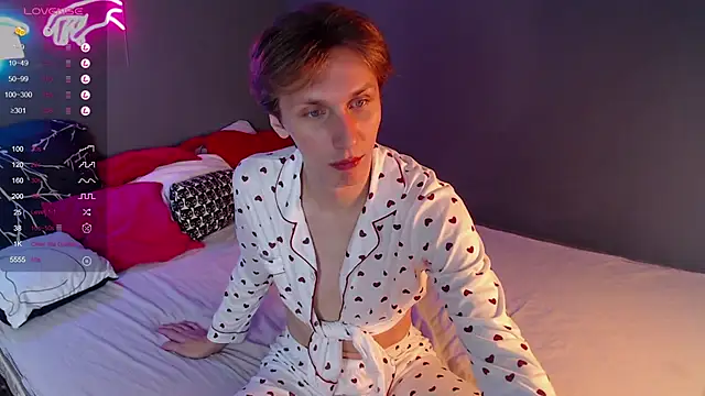 Snapshot of Adrian_Di chatting on 01.11.25 Adrian Di online show from 01.11.25