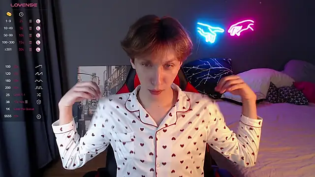 Snapshot of Adrian_Di chatting on 01.12.25 Adrian Di online show from 01.12.25