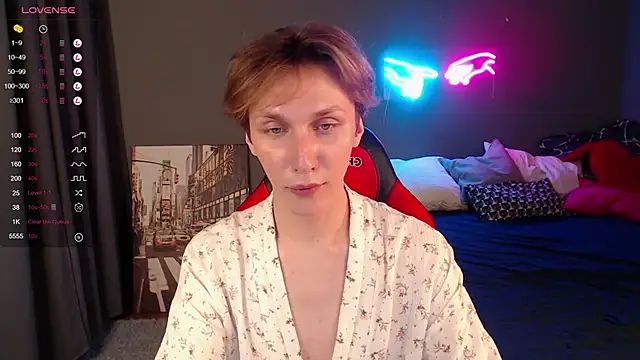 Snapshot of Adrian_Di chatting on 01.16.25 Adrian Di online show from 01.16.25