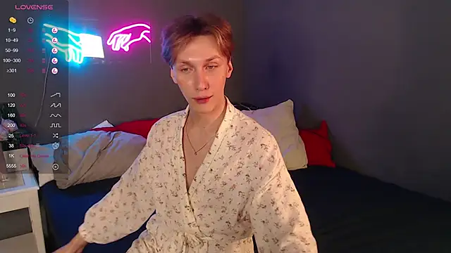 Snapshot of Adrian_Di chatting on 01.21.25 Adrian Di online show from 01.21.25