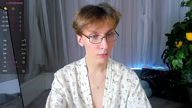 Snapshot of Adrian_Di chatting on 01.25.25 Adrian Di online show from 01.25.25