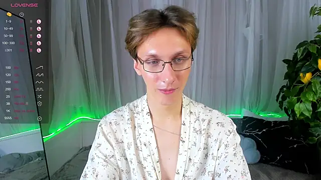 Snapshot of Adrian_Di chatting on 01.25.25 Adrian Di online show from 01.25.25