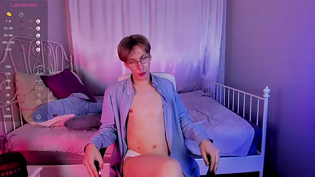 Snapshot of Adrian_Di chatting on 02.03.25 Adrian Di online show from 02.03.25