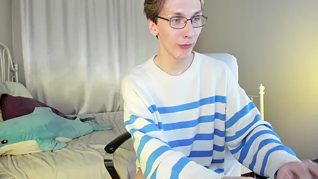 Snapshot of Adrian_Di chatting on 02.06.25 Adrian Di online show from 02.06.25