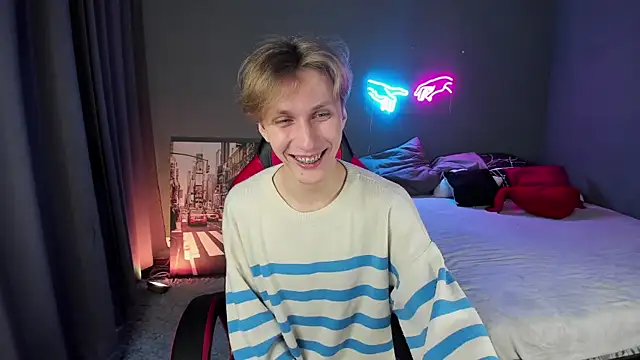 Snapshot of Adrian_Di chatting on 02.24.25 Adrian Di online show from 02.24.25