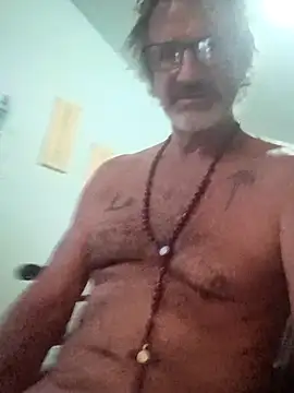 Cloudin around online show from 10.11.25