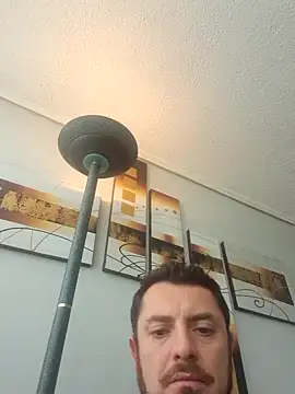 Snapshot of andy80111 chatting on 11.07.25 andy80111 online show from 11.07.25