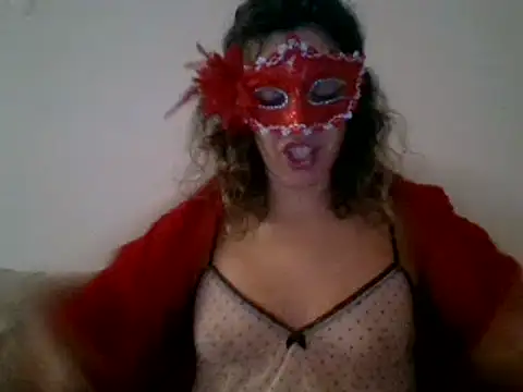 Snapshot of couple-tuga chatting on 02.07.25 couple-tuga online show from 02.07.25