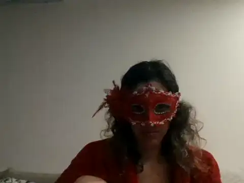 Snapshot of couple-tuga chatting on 02.08.25 couple-tuga online show from 02.08.25