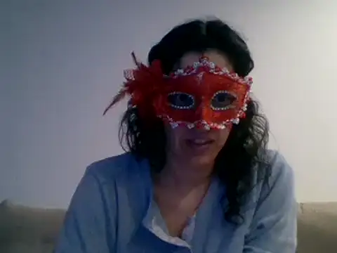 Snapshot of couple-tuga chatting on 02.12.25 couple-tuga online show from 02.12.25