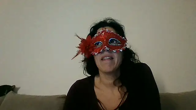 Snapshot of couple-tuga chatting on 02.15.25 couple-tuga online show from 02.15.25