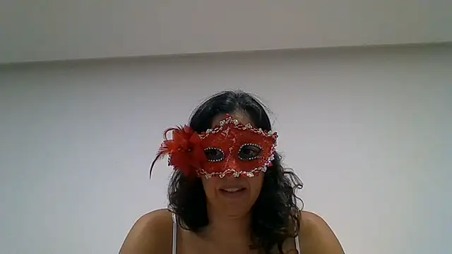 Snapshot of couple-tuga chatting on 06.29.26 couple-tuga online show from 06.29.26