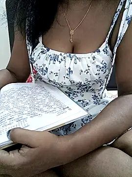 Snapshot of Tamil_Vishalini chatting on 04.25.26 Tamil Vishalini online show from 04.25.26