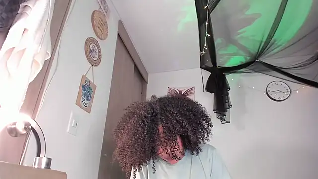 bronwgirl69 online show from 10.09.25