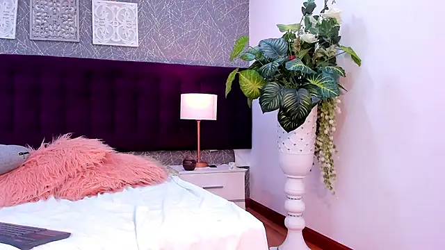 LiaCathaleya online show from 03.15.25