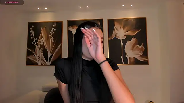 NiaSalvatore online show from 03.02.25