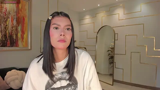 NiaSalvatore online show from 02.28.26