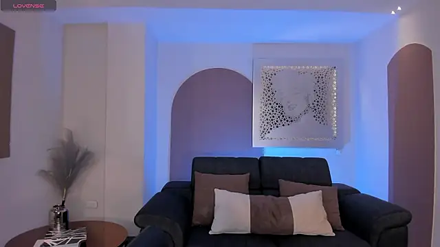 NiaSalvatore online show from 03.08.26