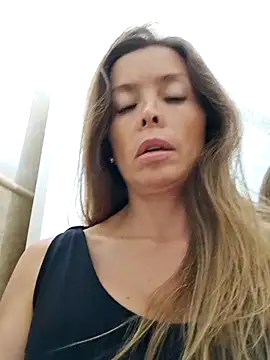 karina warthon online show from 10.17.25