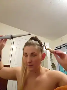 Snapshot of CoraRiley chatting on 01.01.25 CoraRiley online show from 01.01.25