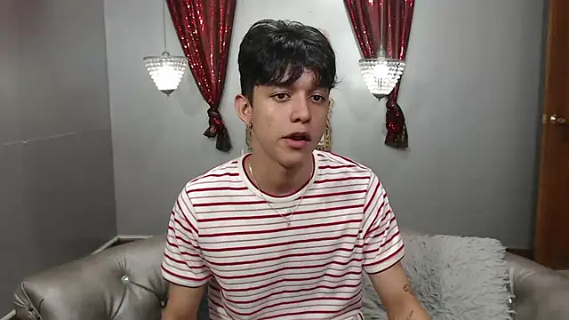 Snapshot of jisuscat chatting on 03.10.25 jisuscat online show from 03.10.25