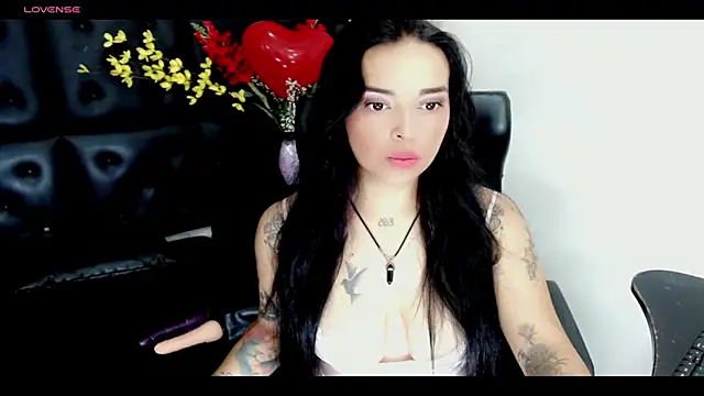 Carolaine01 online show from 02.17.25