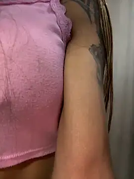 Snapshot of sexy_melany_xxx chatting on 10.05.25 sexy melany xxx online show from 10.05.25