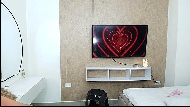 Snapshot of sexy_melany_xxx chatting on 10.07.25 sexy melany xxx online show from 10.07.25