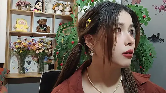 Snapshot of Lucky-xiuxiu chatting on 02.17.25 Lucky-xiuxiu online show from 02.17.25