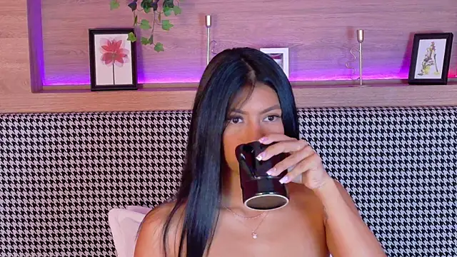 Snapshot of AbieHills chatting on 02.28.25 AbieHills online show from 02.28.25