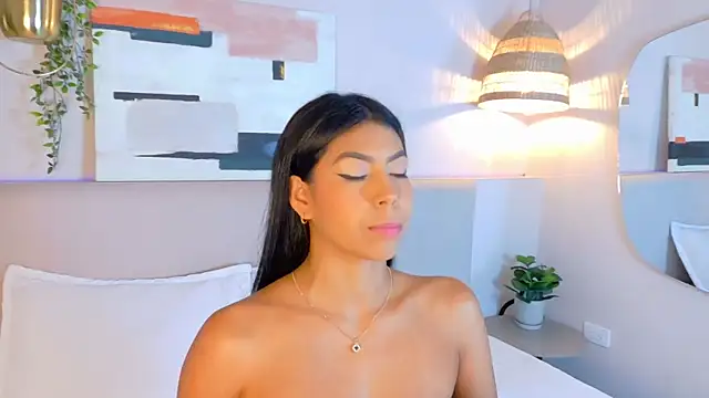 Snapshot of AbieHills chatting on 11.26.25 AbieHills online show from 11.26.25