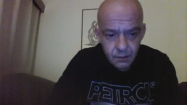 Snapshot of horndude187187 chatting on 01.15.25 horndude187187 online show from 01.15.25