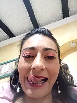 BELLA--26 online show from 02.15.25