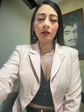 BELLA--26 online show from 09.18.25