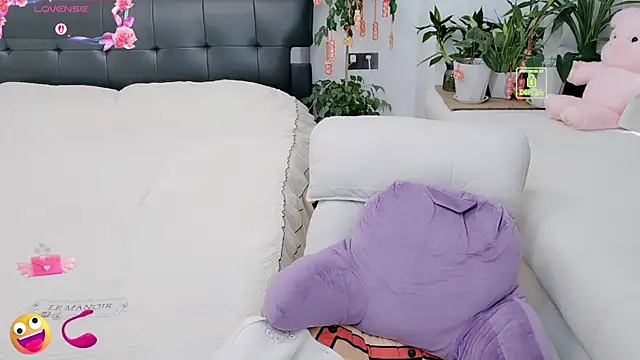 Snapshot of Mi--Manchi chatting on 03.15.26 Mi--Manchi online show from 03.15.26