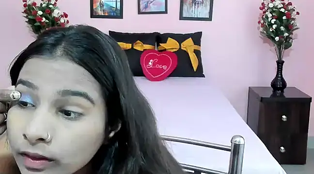 Snapshot of Melis_Sandra chatting on 02.14.25 Melis Sandra online show from 02.14.25