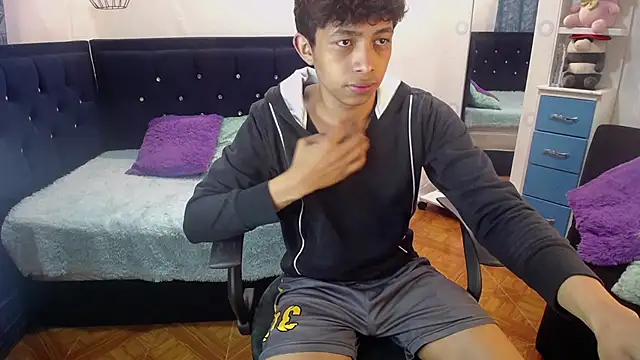 twinkmilk  online show from 03.08.25