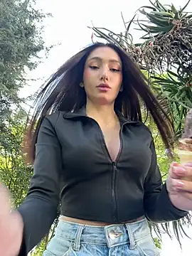 Maddy Jones online show from 01.18.25