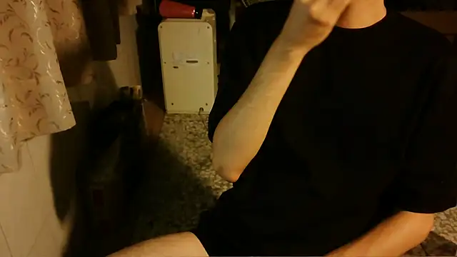 Snapshot of KYU890428 chatting on 11.29.25 KYU890428 online show from 11.29.25