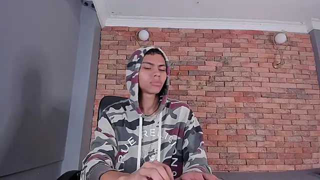 adam piarse01 online show from 01.12.26