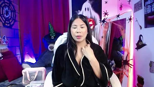 downsonMia online show from 10.30.25